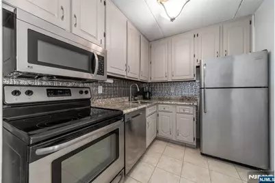 250 Gorge Road 12K #12K, Cliffside Park, NJ 07010 - Photo 4
