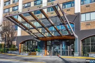 250 Gorge Road 18K, Cliffside Park, NJ 07010 - Photo 2