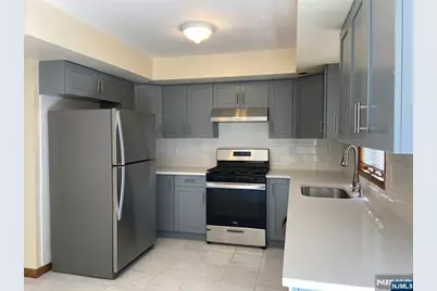 2416 Hammett Avenue A #A, Fort Lee, NJ 07024 - Photo 2