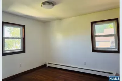 184 Central Lane 2 #2, Secaucus, NJ 07094 - Photo 6