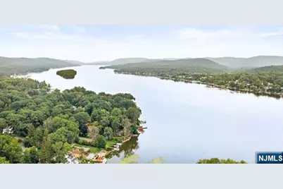 27 Ringwood Lane, West Milford, NJ 07421 - Photo 4