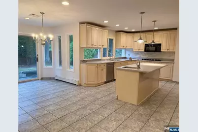 38 S Virginia Court, Englewood Cliffs, NJ 07632 - Photo 2