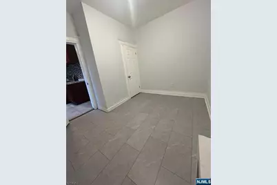 182 Seymour Avenue, Newark, NJ 07108 - Photo 8