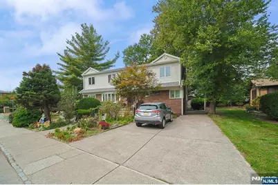 1003 Cumbermeade Road, Fort Lee, NJ 07024 - Photo 2