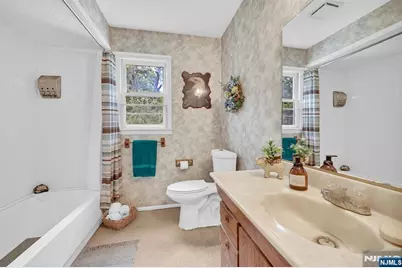 92 Lakeview Terrace, Oakland, NJ 07436 - Photo 14