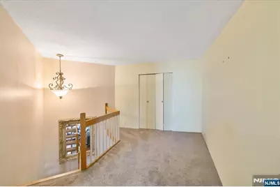 2006 Harmon Cove Tower, Secaucus, NJ 07094 - Photo 10