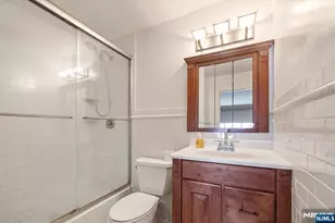 2006 Harmon Cove Tower, Secaucus, NJ 07094 - Photo 18