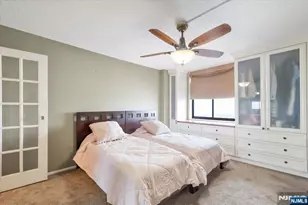 2006 Harmon Cove Tower, Secaucus, NJ 07094 - Photo 16