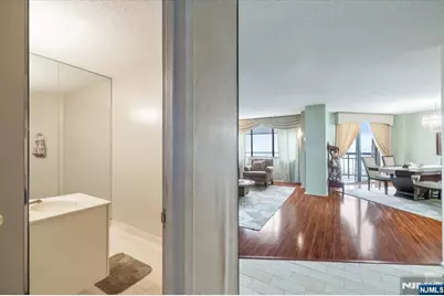 2006 Harmon Cove Tower, Secaucus, NJ 07094 - Photo 8