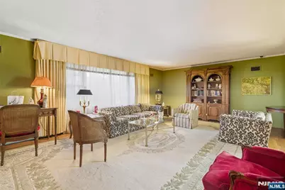 645 Cambridge Road, Paramus, NJ 07652 - Photo 8