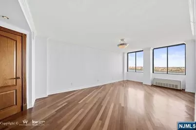 200 Winston Drive 2005 #2005, Cliffside Park, NJ 07010 - Photo 18