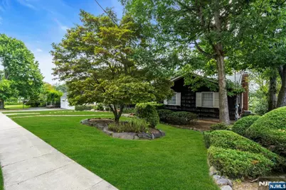 27 Underwood Drive, West Orange Township, NJ 07052 - Photo 4