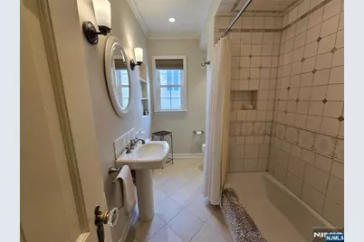 224 Cleveland Avenue, Hasbrouck Heights, NJ 07604 - Photo 8