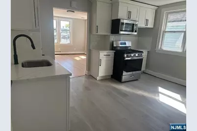 6 Pleasant Avenue 2 #2, Clifton, NJ 07013 - Photo 4