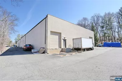 825 Windham Court, Wyckoff Township, NJ 07481 - Photo 4