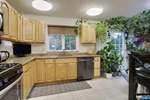 386A Park Ave, Fairview, NJ 07022 - Photo 6