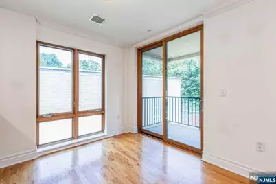 17 Meadow Road 301 #301, Rutherford, NJ 07070 - Photo 6