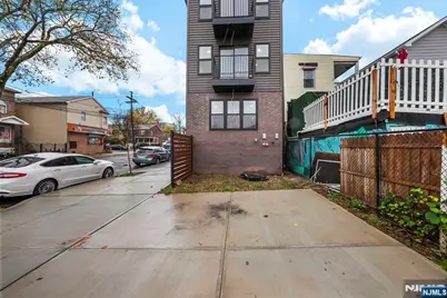 613 S 18th Street, Newark, NJ 07103 - Photo 24