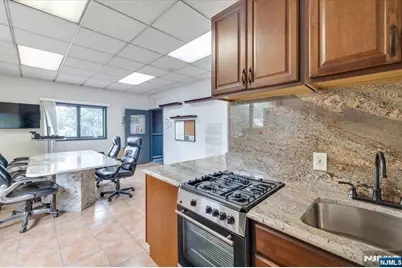 456 Walker Street, Fairview, NJ 07022 - Photo 14