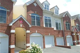 10 Goffle Brook Ct, Hawthorne, NJ 07506 - Photo 2