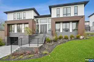 312 Bolz St, Englewood Cliffs, NJ 07632 - Photo 2