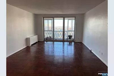 2000 Linwood Avenue 14Y #14Y, Fort Lee, NJ 07024 - Photo 4