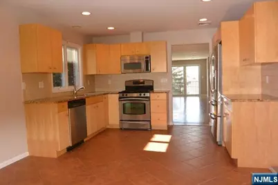 440 Oak Street 1 #1, Ridgefield, NJ 07657 - Photo 6