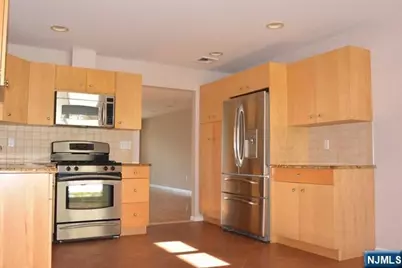 440 Oak Street 1 #1, Ridgefield, NJ 07657 - Photo 2