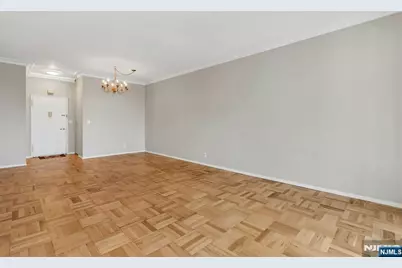 2000 Linwood Avenue 23X #23X, Fort Lee, NJ 07024 - Photo 2
