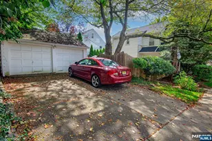 847 Red Rd, Teaneck Township, NJ 07666 - Photo 20