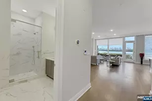 3 Somerset Ln 109, Edgewater, NJ 07020 - Photo 2