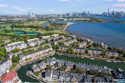 207 Shearwater Court 14 #14, Jersey City, NJ 07305 - Photo 34