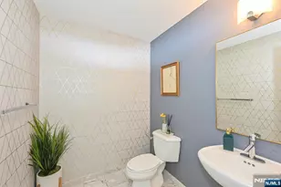 207 Shearwater Ct 14, Jersey City, NJ 07305 - Photo 18