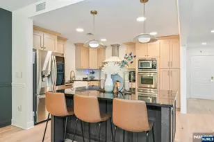 207 Shearwater Ct 14, Jersey City, NJ 07305 - Photo 12