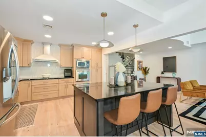 207 Shearwater Court 14 #14, Jersey City, NJ 07305 - Photo 10