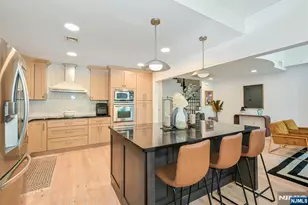 207 Shearwater Ct 14, Jersey City, NJ 07305 - Photo 10