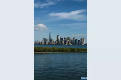 207 Shearwater Court 14 #14, Jersey City, NJ 07305 - Photo 38