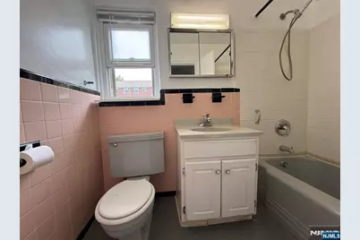 12 Gainesborough Terrace 1B #1B, River Edge, NJ 07661 - Photo 8