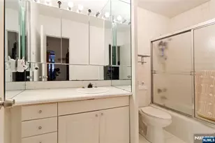 6 Horizon 2106, Fort Lee, NJ 07024 - Photo 16