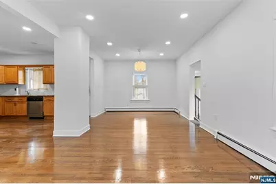 6 Cottage Place, Allendale, NJ 07401 - Photo 4