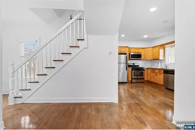 6 Cottage Place, Allendale, NJ 07401 - Photo 2