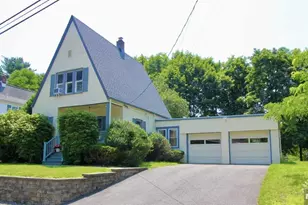 6 Cottage Pl, Allendale, NJ 07401 - Photo 2