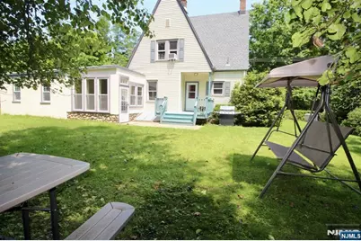 6 Cottage Place, Allendale, NJ 07401 - Photo 4