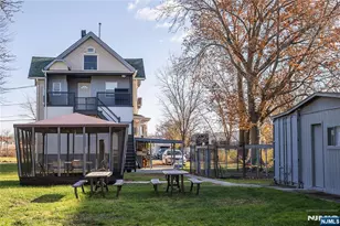 37 Riverside Ave, Little Ferry, NJ 07643 - Photo 4