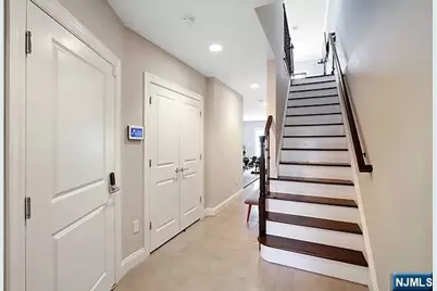 284 Knox Avenue A #A, Cliffside Park, NJ 07010 - Photo 2