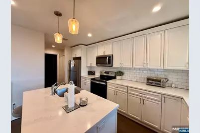 52 Liberty Street 2 #2, Lodi, NJ 07644 - Photo 4