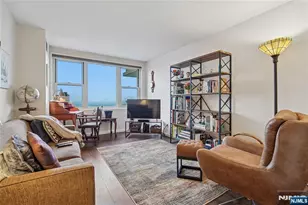 555 North 21M, Fort Lee, NJ 07024 - Photo 8