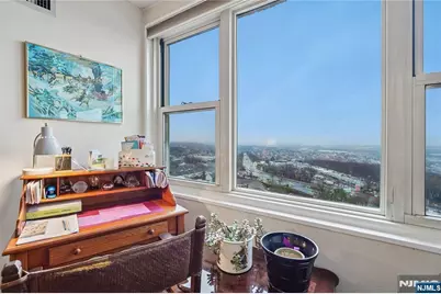 555 North 21M #21M, Fort Lee, NJ 07024 - Photo 10