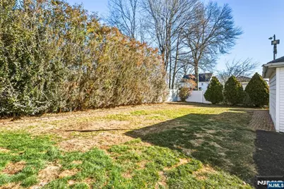 331 Mountain Way, Rutherford, NJ 07070 - Photo 16