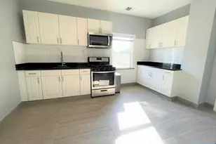 10 Main Ave, Elmwood Park, NJ 07407 - Photo 4